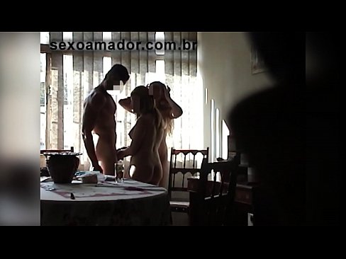 ❤️ यौन साथीहरूले एक विशाल मानिस र उहाँसँग थ्रीसमलाई निम्तो दिन्छन् ❤️❌  हामी मा